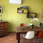 아파트 Merkez Muethis Lokasyon Ayri Mutfakli