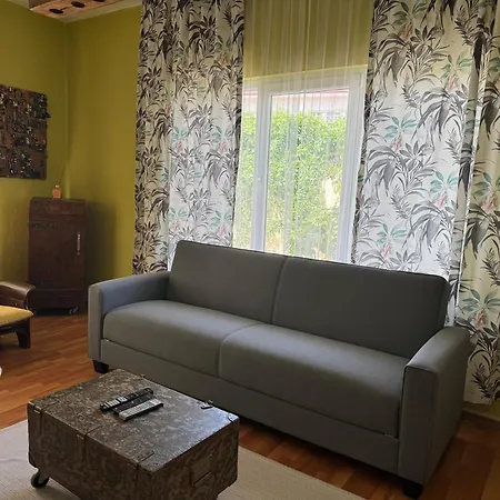 Apartamento Merkez Muethis Lokasyon Ayri Mutfakli Antália