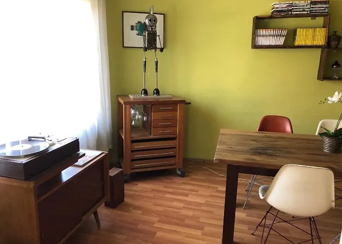 Merkez Müthiş Lokasyon Ayrı Mutfaklı Daire Antalya