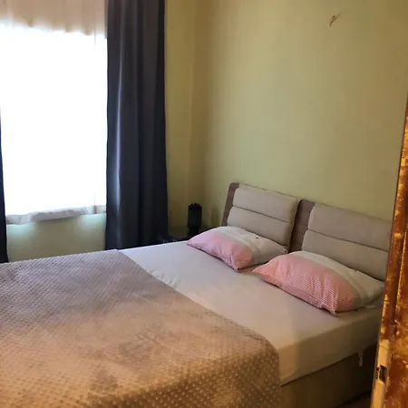 Merkez Muethis Lokasyon Ayri Mutfakli Apartmán