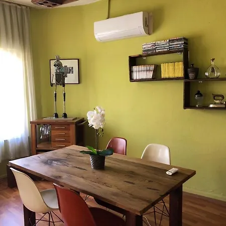 Merkez Muethis Lokasyon Ayri Mutfakli Apartament